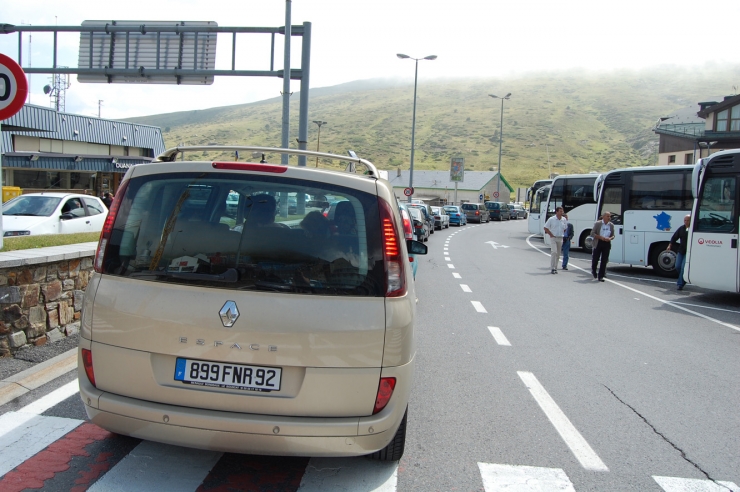Retencions a l'entrada del Pas de la Casa.